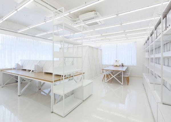 Độc đáo thiết kế văn phòng phong cách "phòng thí nghiệm" của Khan Project
