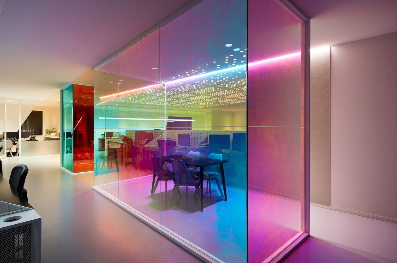 Màu sắc không gian văn phòng ảnh hưởng thế nào trong việc truyền tải thương hiệu công ty?