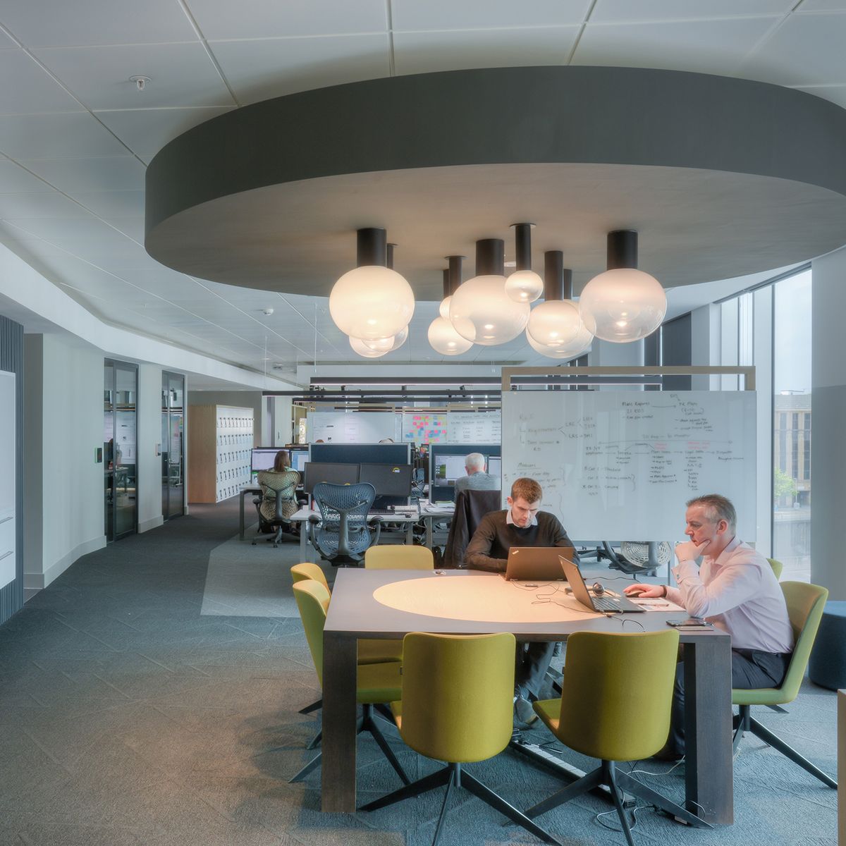Modern office design ideas: Smart furniture and high-tec ...